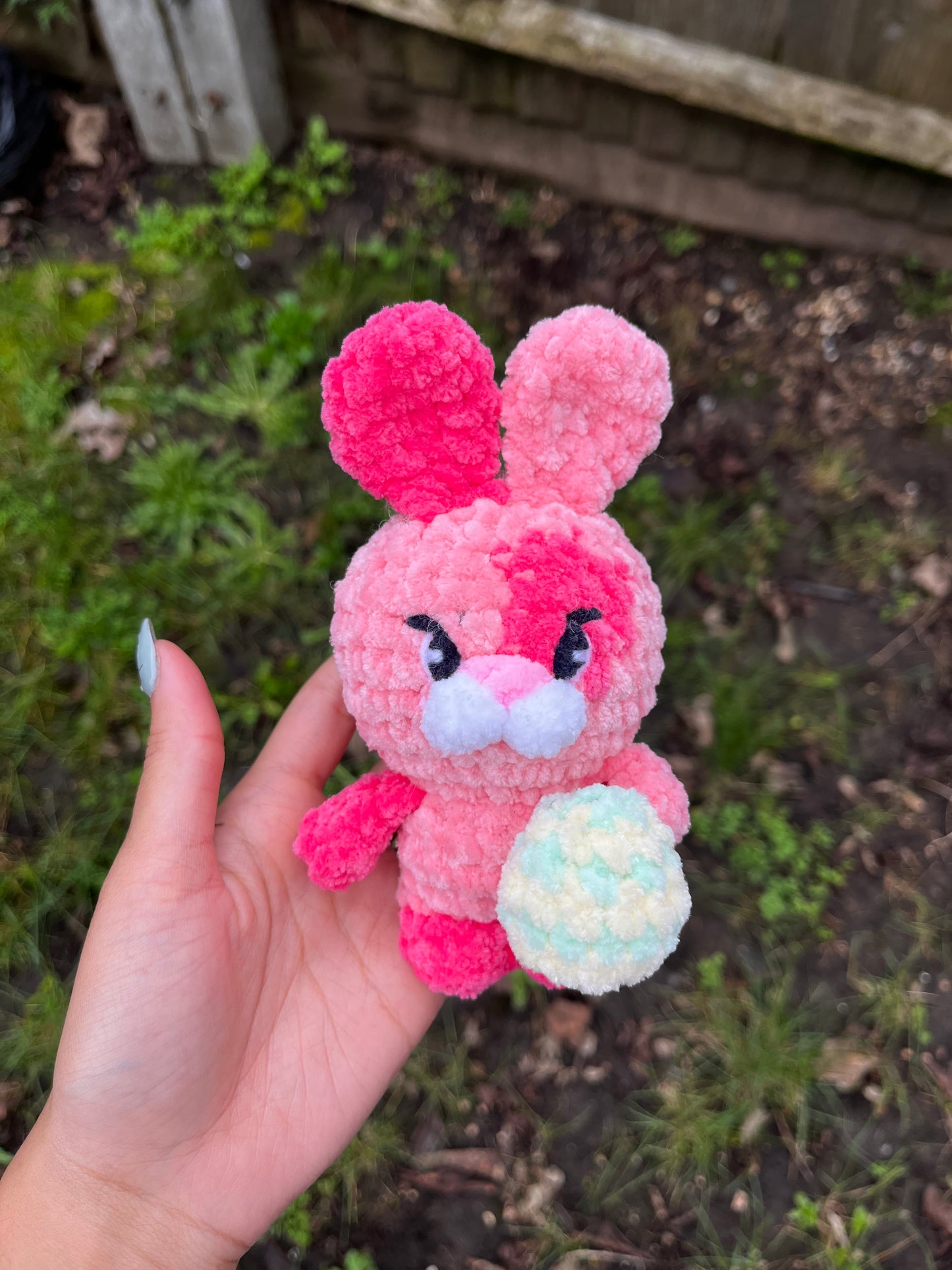 LOW-SEW Easter bunny holding egg PATTERN ONLY